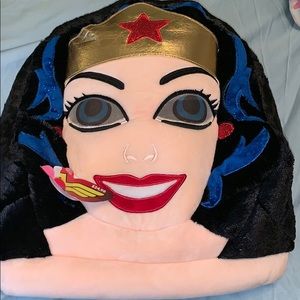 Big Wonder Woman Greeter Head; brand new